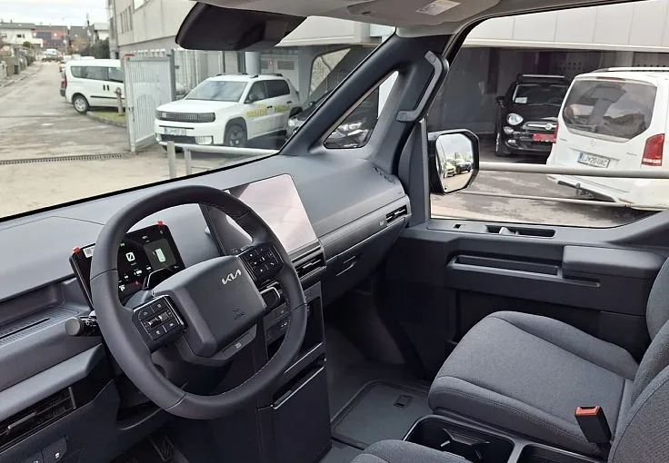 Zunanja slika - KIA PV5 - 71.2 kWh baterija 120 kW  163 KS  Air - 7