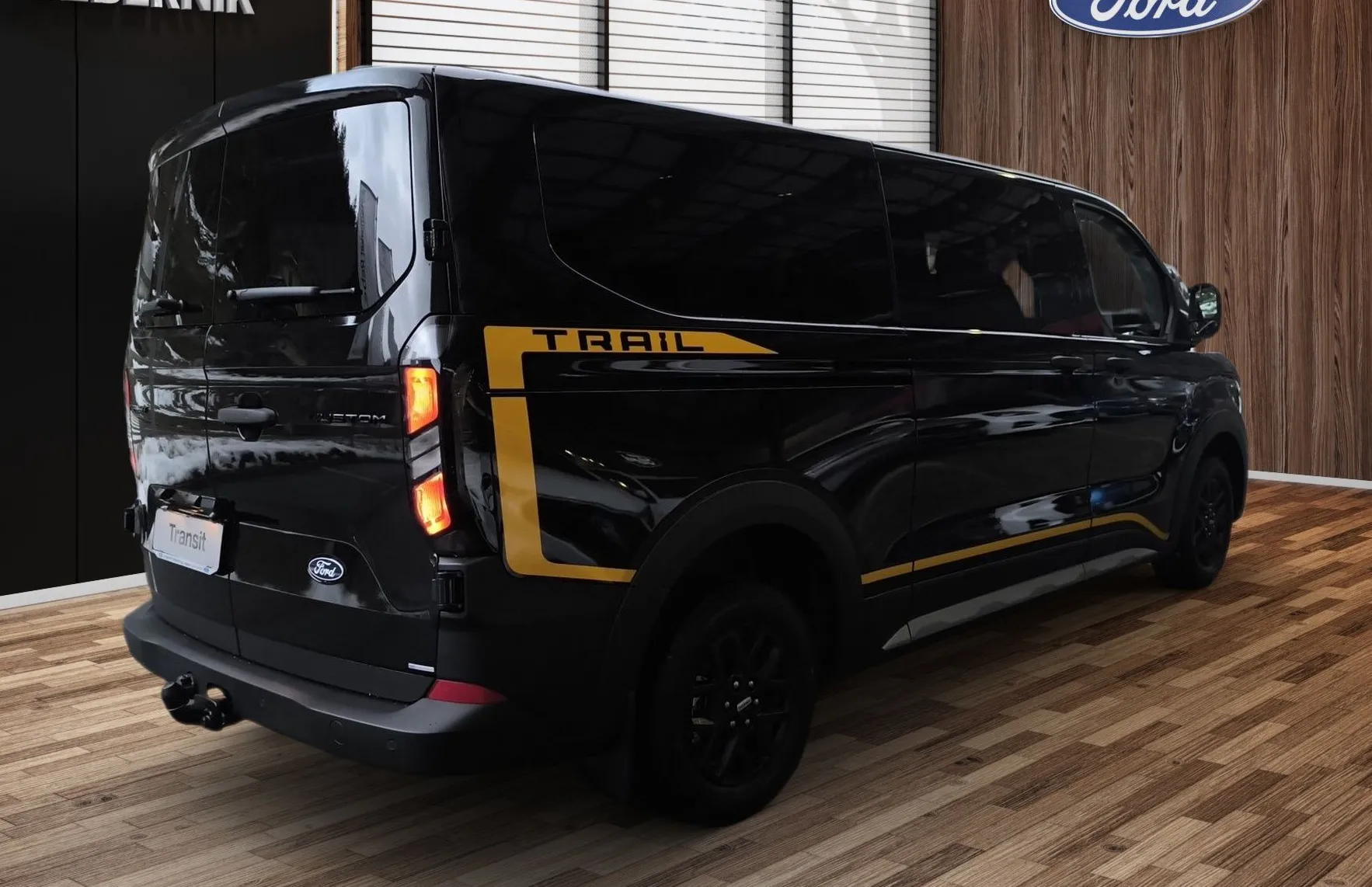 Zunanja slika - Ford E-Transit Custom - Transit Custom KOMBI TRAIL 2.0 TDCi 150 KM M6 L2H1-8.SED.- ZALOGA - 4
