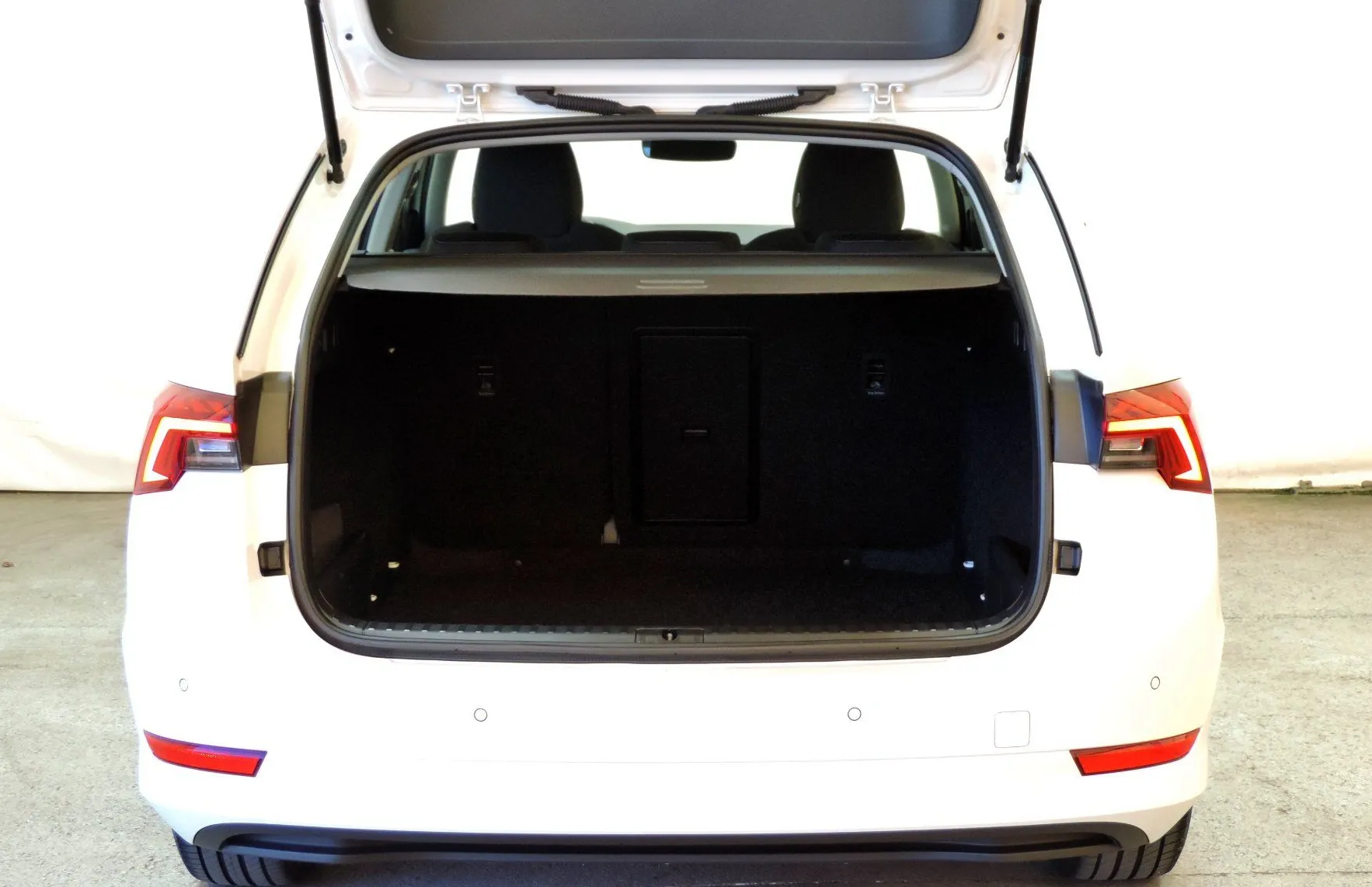 Zunanja slika - Škoda Octavia - Combi 2.0 TDI Ambition AVT. KLIMA-KAMERA-KOT NOVA - 19