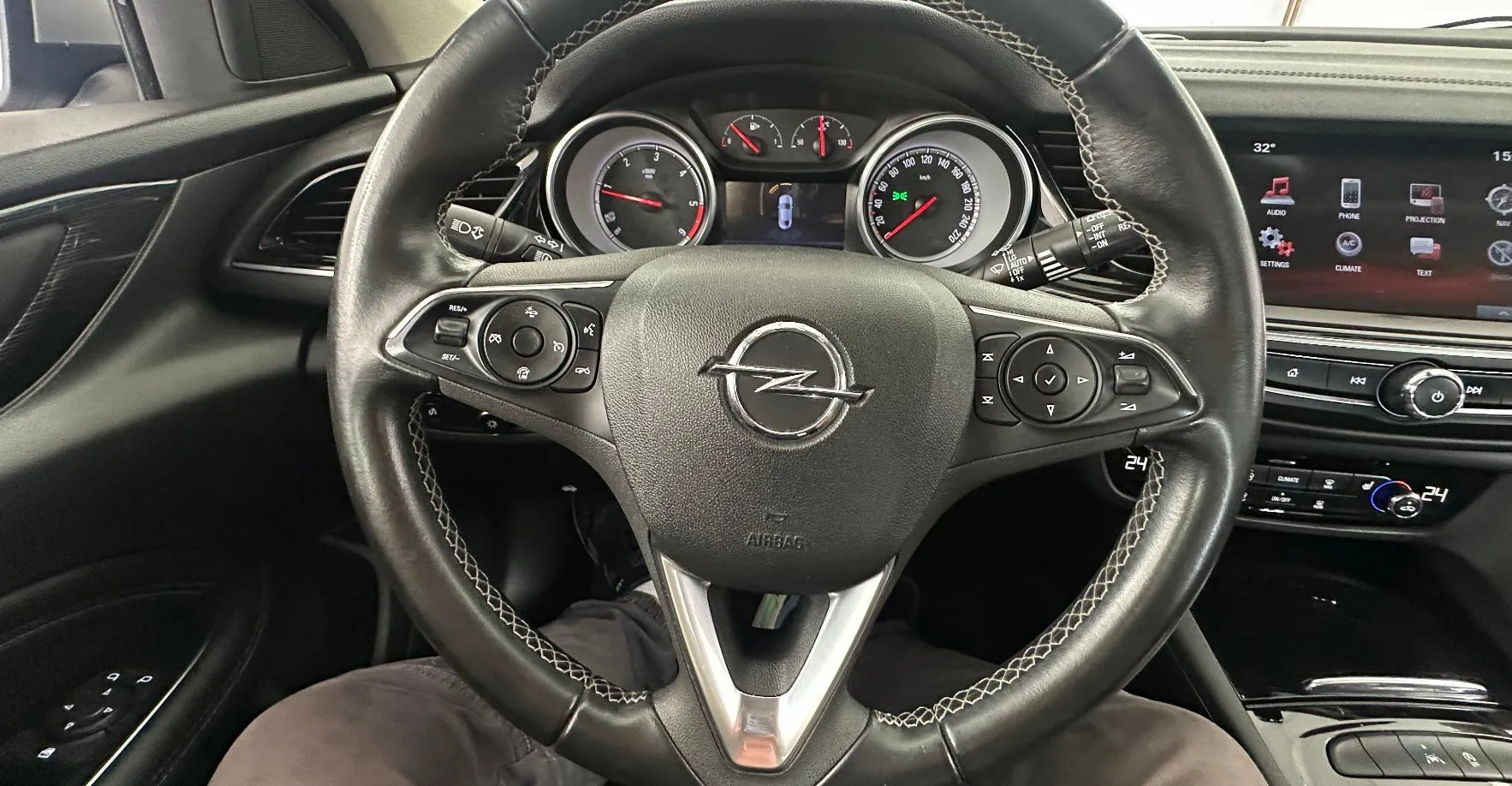 Zunanja slika - Opel Insignia - 1.6 CDTi.USNJE.NAREJEN VEL.SERVIS+MENJALNIKU - 8