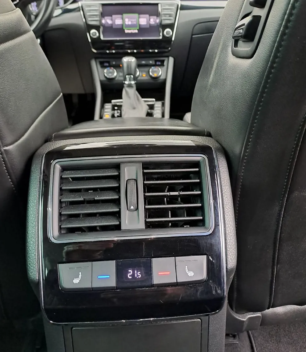 Zunanja slika - Škoda Superb - 2.0 TDI L K Combi 110 kW - 15