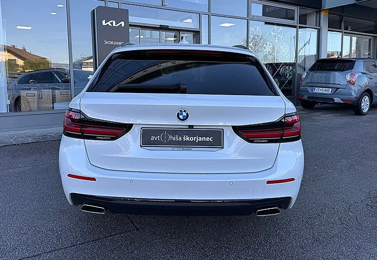 Zunanja slika - BMW Serija 5 - Touring: 520d AT -ACC -PANO -KAMERA -HEAD UP -DISPLAY KE - 5