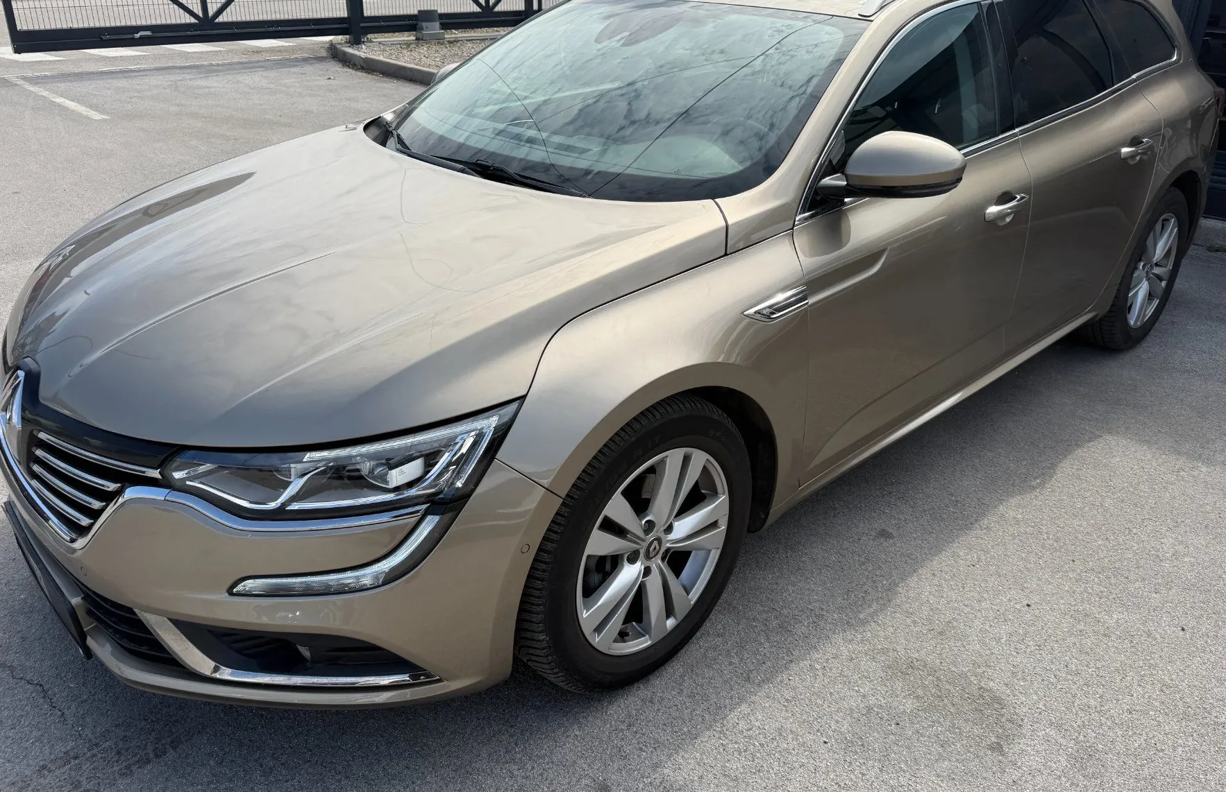 Zunanja slika - Renault Talisman - dCi 110 FullLED-Masaža-NAVI-Kamera-BOSE-Ambient-BE - 4