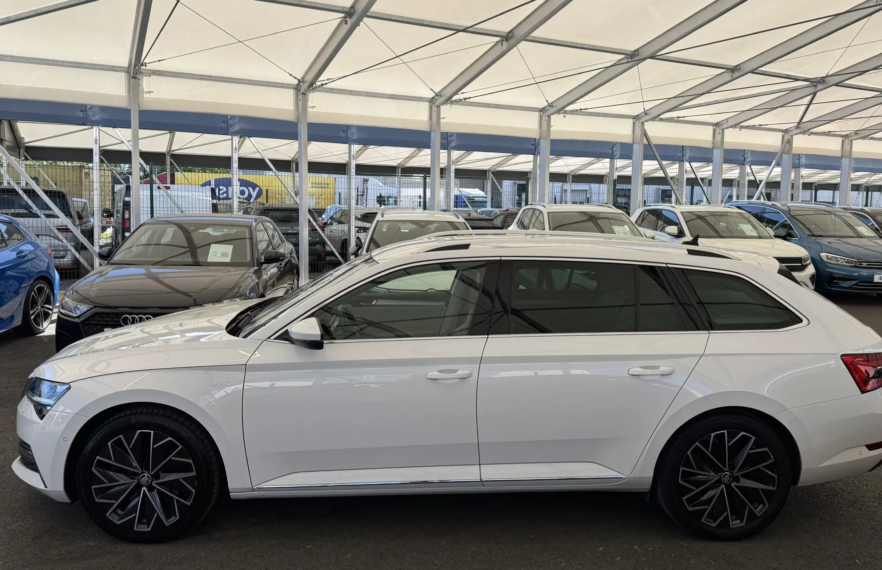 Zunanja slika - Škoda Superb - Combi Laurin   Klement 2.0 TSI DSG 4x4 - 4