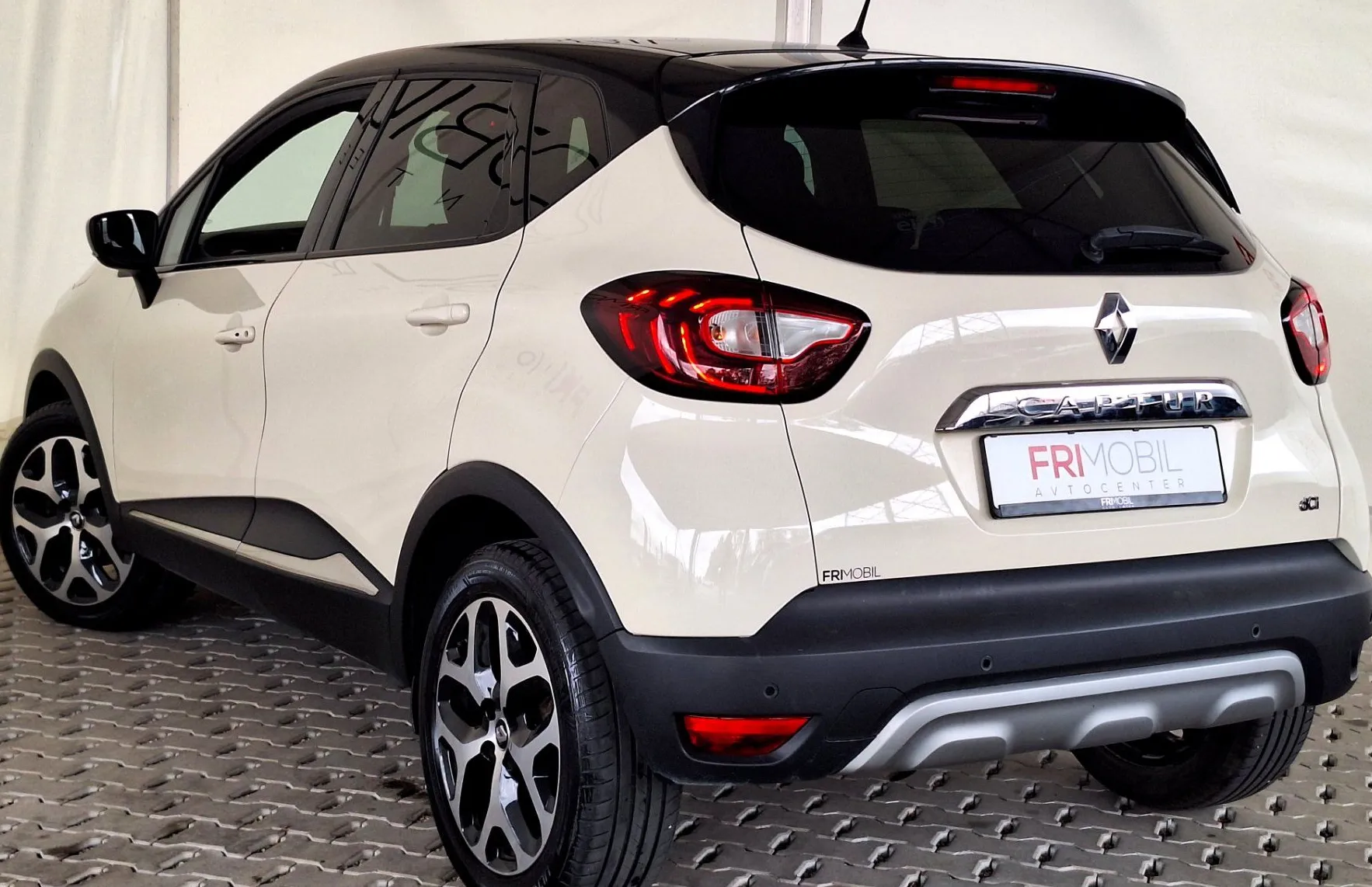 Zunanja slika - Renault Captur - dCi 110 Energy Iconic•Slovensko vozilo•1.Lastnik• - 3