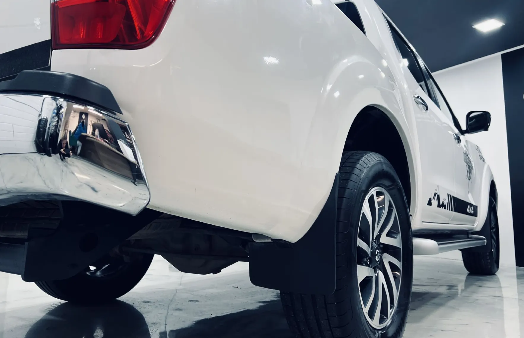 Zunanja slika - Nissan Navara - 2.3DCI 4x4 KAMERA-NAVI-1.LASTNIK - 16
