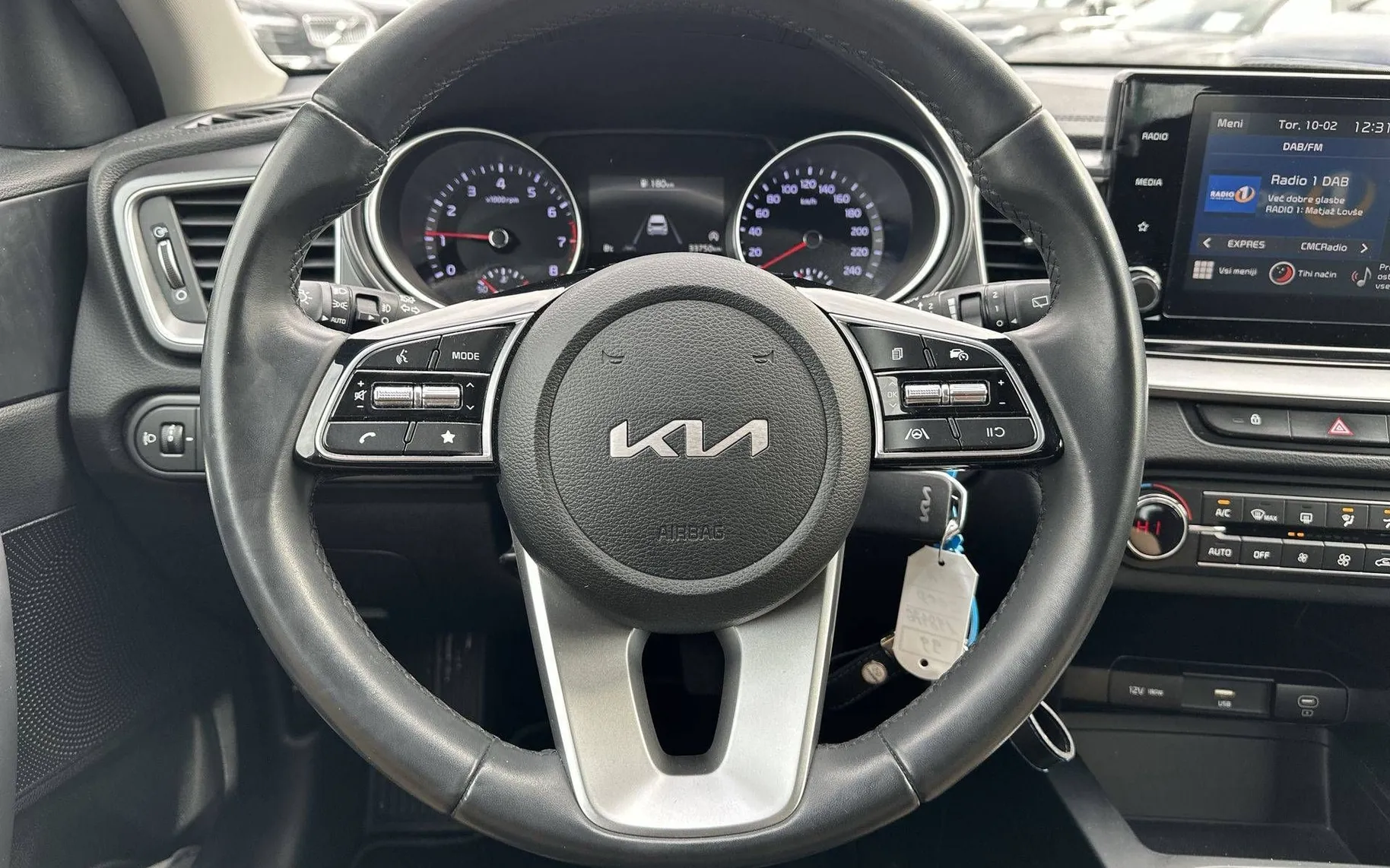 Notranja slika - KIA Ceed - 1.0 T-GDI EX Champion ISG - 14