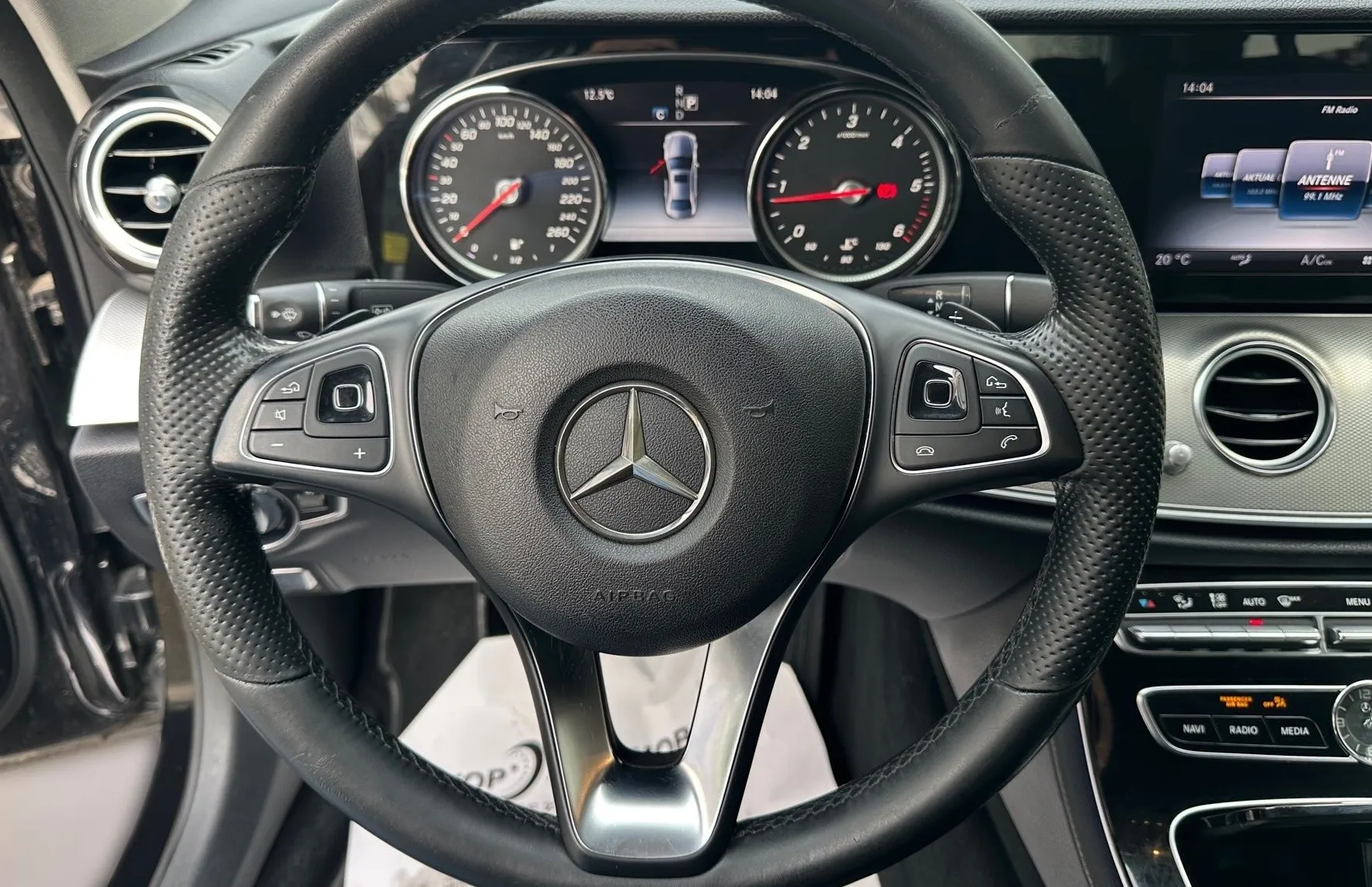Zunanja slika - Mercedes-Benz E-Razred - E 220d FULL LED TEMPOMAT NAVI 360 KAMERA PDC - 15