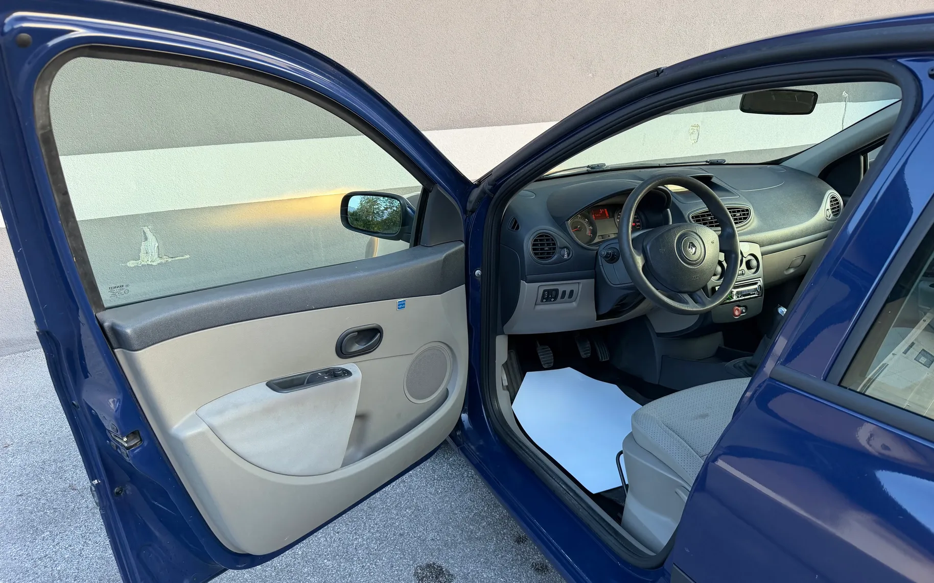 Zunanja slika - Renault Clio - 1.2 Authentique Pack 2.LASTNIK SLO.VOZILO KLIMA - 13