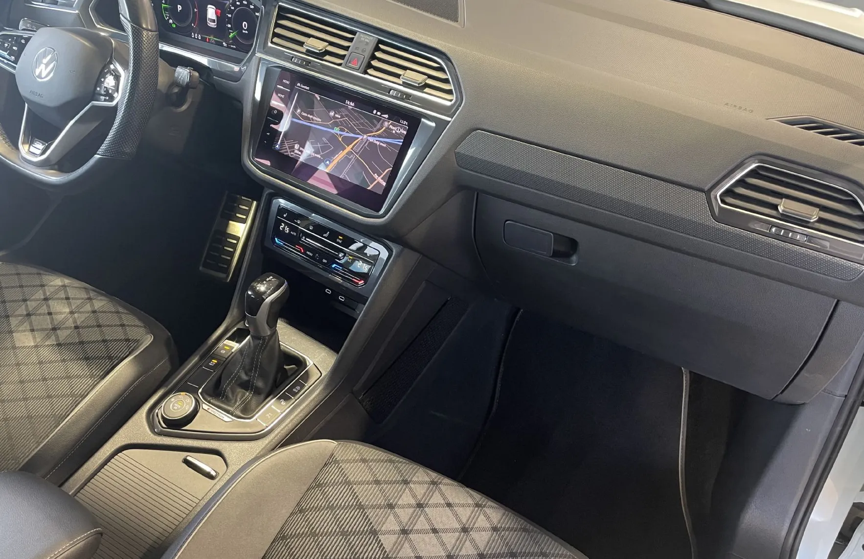 Zunanja slika - VW Tiguan Allspace - 4MOT R-LINE HEADUP-KEYLESS-VIRTUAL-360-KLJUKA-NAV - 13