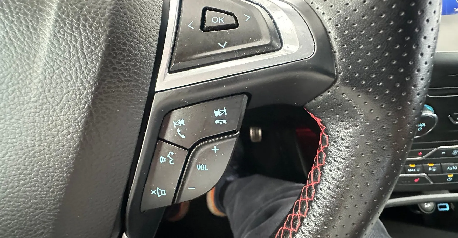 Zunanja slika - Ford S-MAX - 2.0 EcoBlue ST-LineAvt.NEMŠKI+4ALU.KAMERA.NAVI.LED - 2
