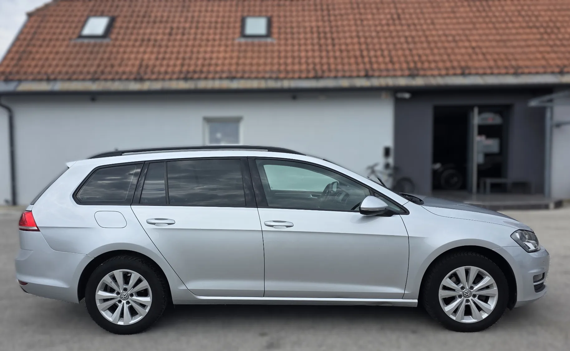 Zunanja slika - VW Golf - Variant 1,6 TDI DSG VEL. SERVIS NAVI TEMP PDC KLJUKA - 5