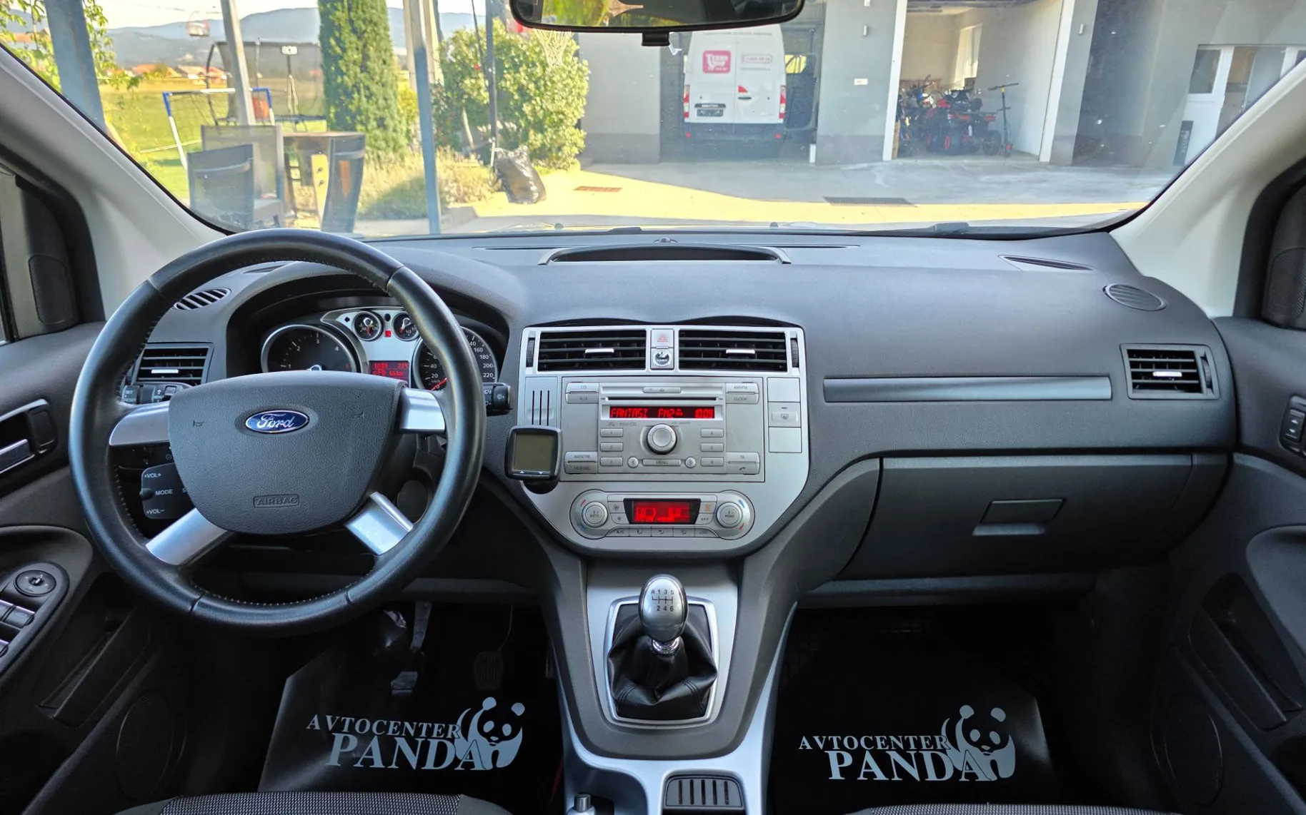 Zunanja slika - Ford Kuga - 2,0 TDCi AWD - 9