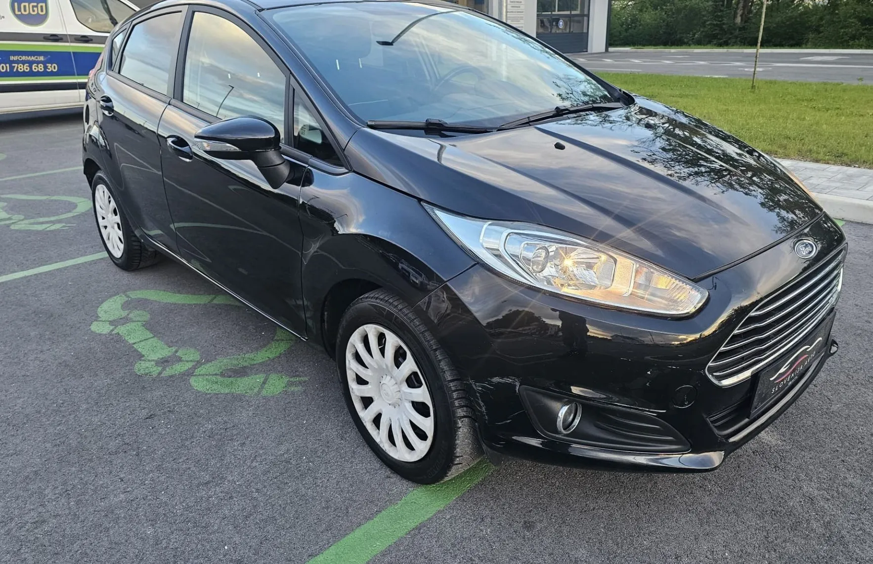 Zunanja slika - Ford Fiesta - 1.4 Trend|SLO|multifunkcija|AVTOklima|bluetooth|US - 3