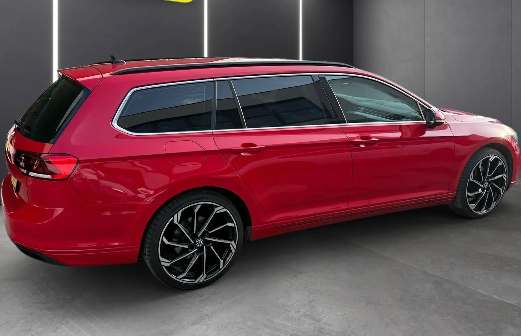 Zunanja slika - VW Passat - Variant 2.0 TDI AUT KEYLESS KAMERA RADAR VIRTUAL NAVI - 9