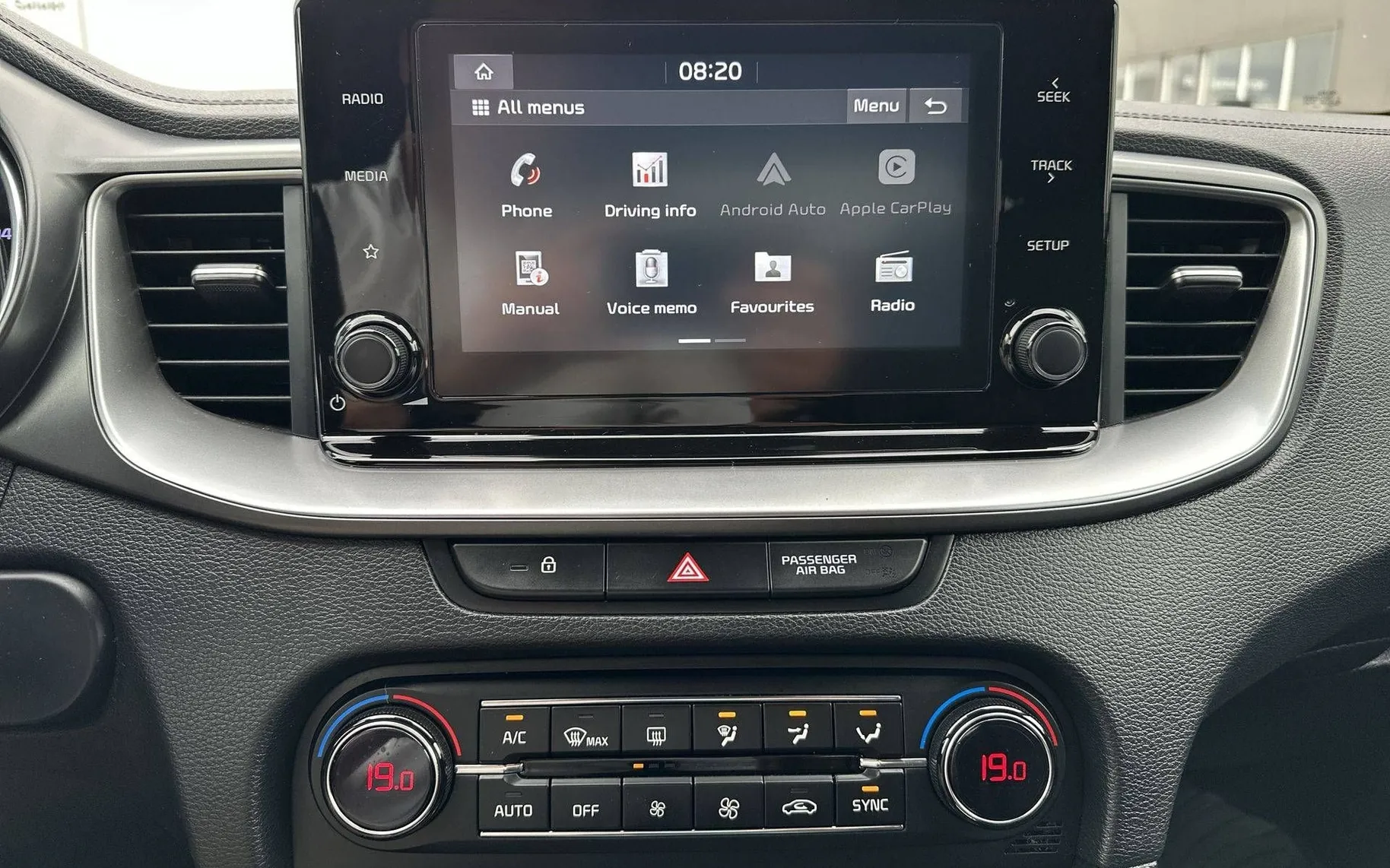 Notranja slika - KIA XCeed - 1.4 T-GDi Prime DCT - 18