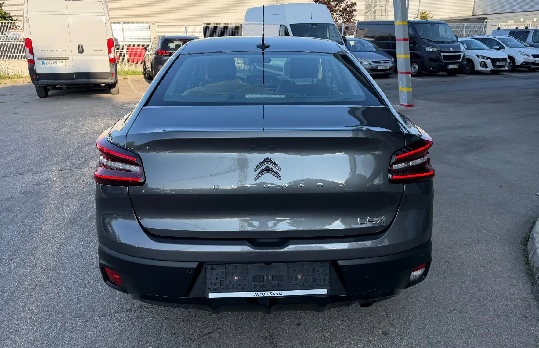 Zunanja slika - Citroën C4 X - Feel 1.2 Puretech 100 1.LASTNIK SLO - 4