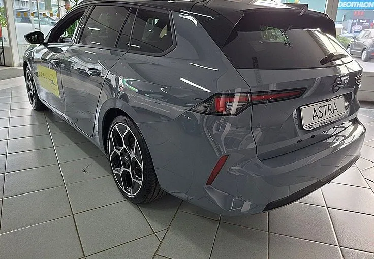Zunanja slika - Opel Astra - Sports Tourer 1.2 Turbo Ultimate Avt. - 3