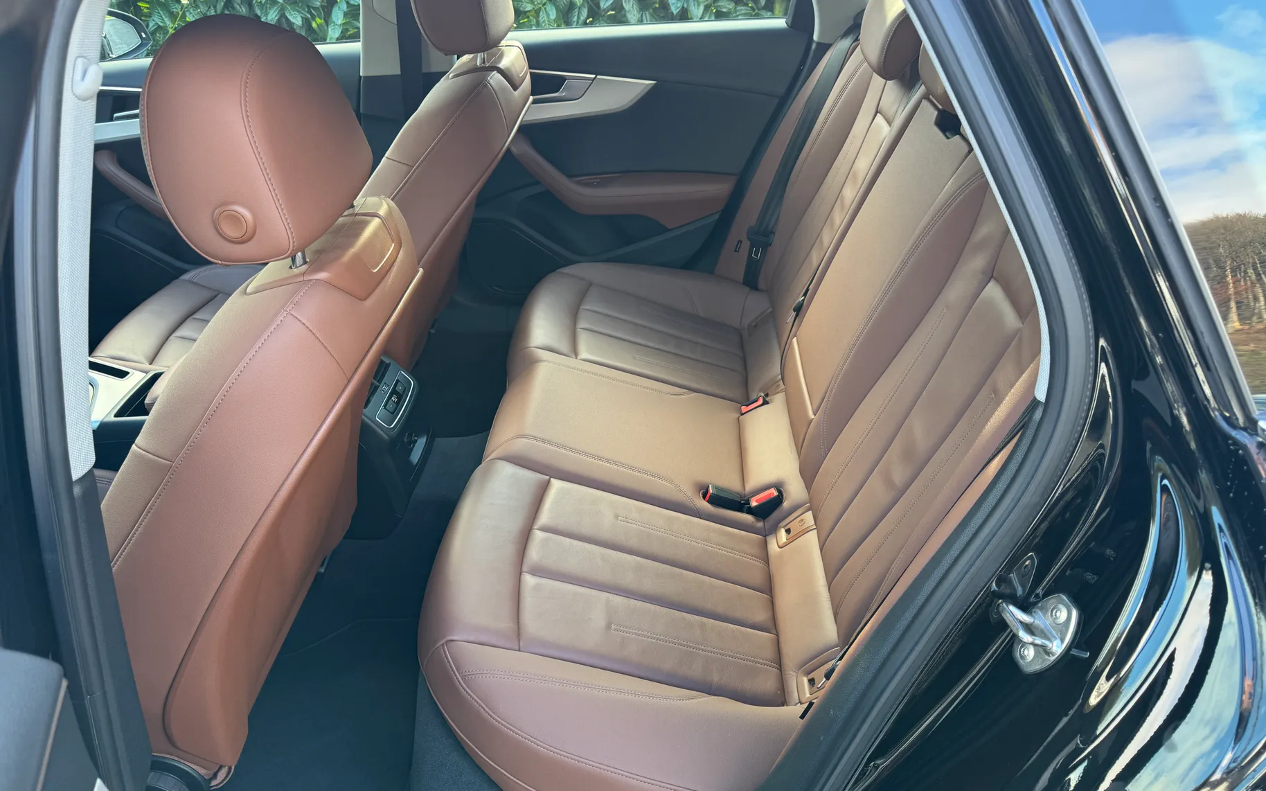 Notranja slika - Audi A4 - Avant 35 TFSI (Basis) S tronic - 12