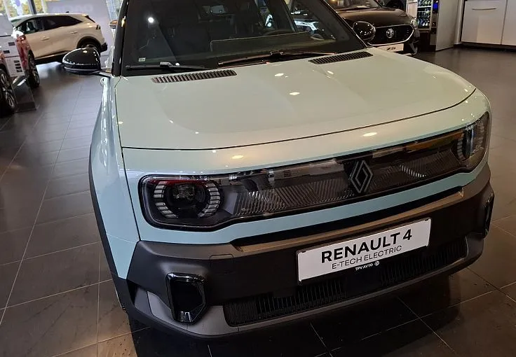 Zunanja slika - Renault 4 E-tech - techno 150 KM + kabel za domačo uporabo - 2