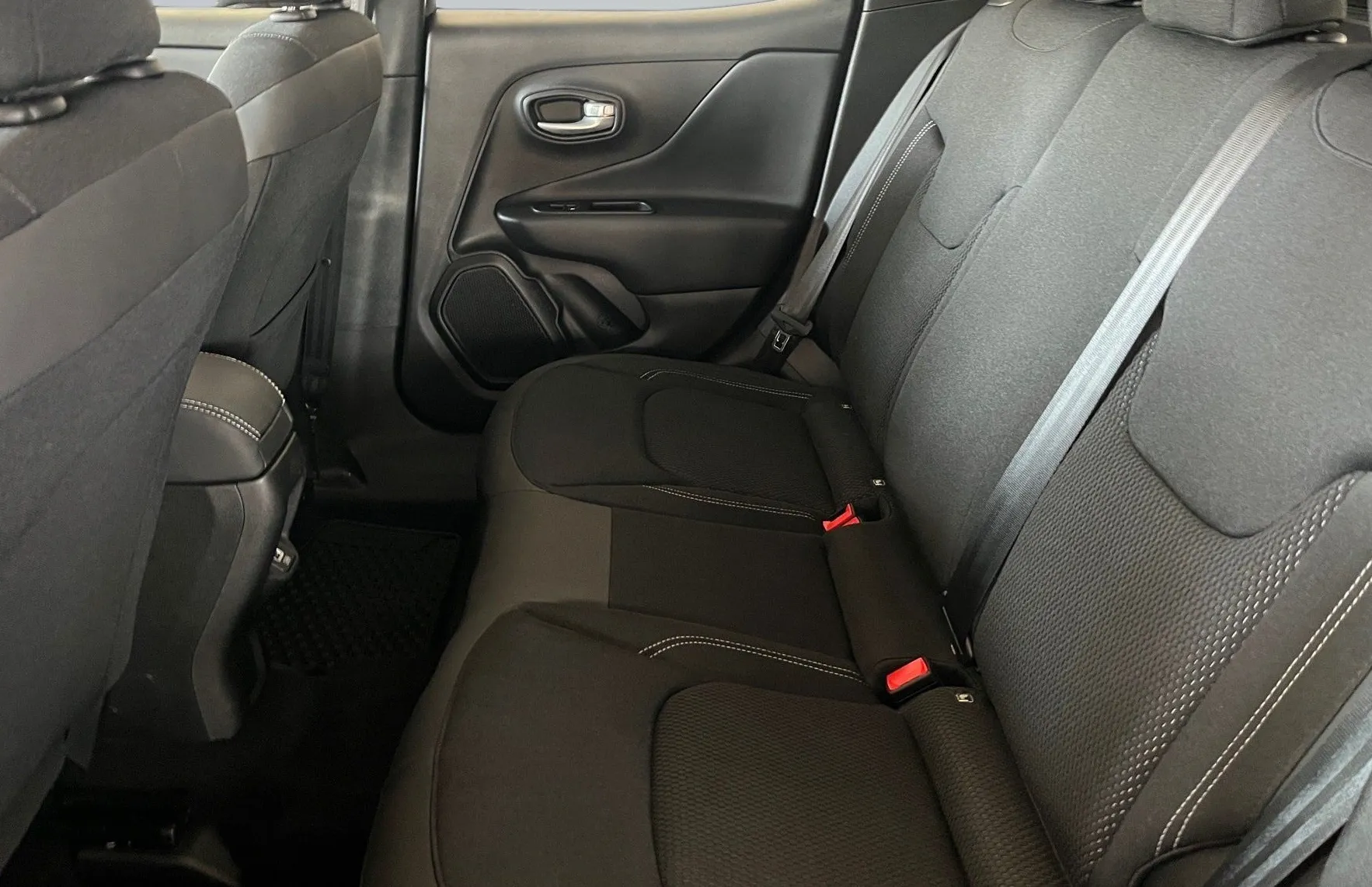 Zunanja slika - Jeep Renegade - 1.5 T4 e-Hybrid Summit DCT - 11