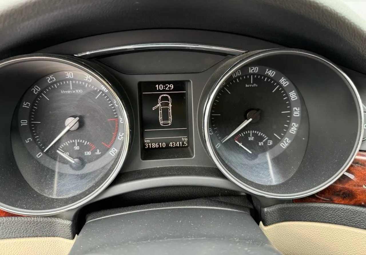 Notranja slika - Škoda Superb - 2.0 TDI DSG NA KREDIT BREZ POLOGA - 9