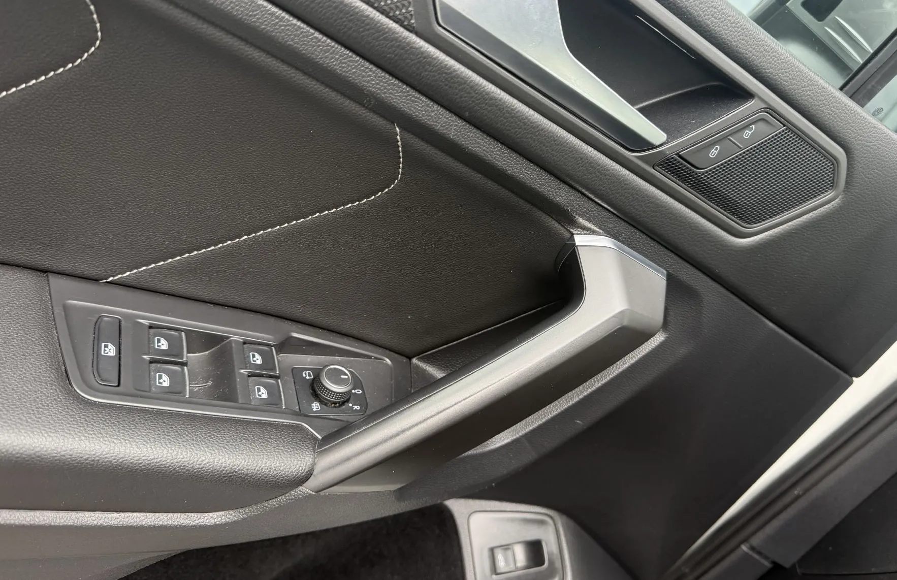 Zunanja slika - Volkswagen Tiguan Allspace - 2.0TSI 4M R-Line PANO-LED-20COL-AMBI-ACC-VIRTUAL - 12