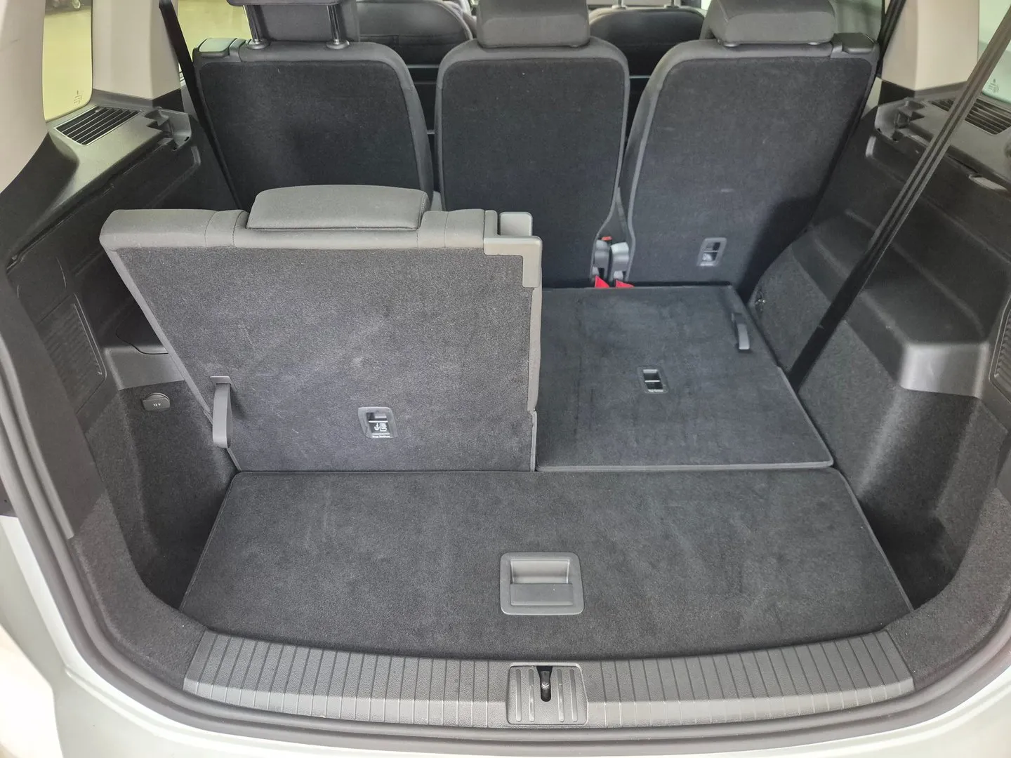 Zunanja slika - Volkswagen Touran - 4ALL 2.0 TDI - 9