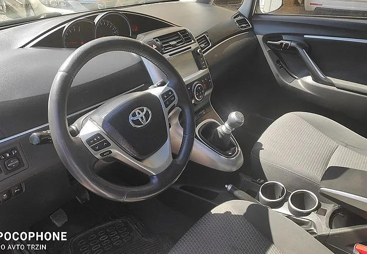 Zunanja slika - Toyota Verso - 1.6 D-4D-XENON-PANORAMA-NAVIGACIJA-PDC-TOP - 6