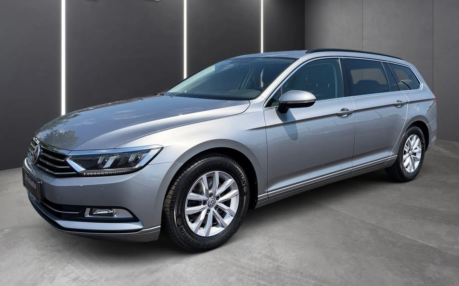 Zunanja slika - Volkswagen Passat Variant - 2.0 TDI BMT Connect DSG-SLO-ACC-PDC-Vzvr.kamera... - 1