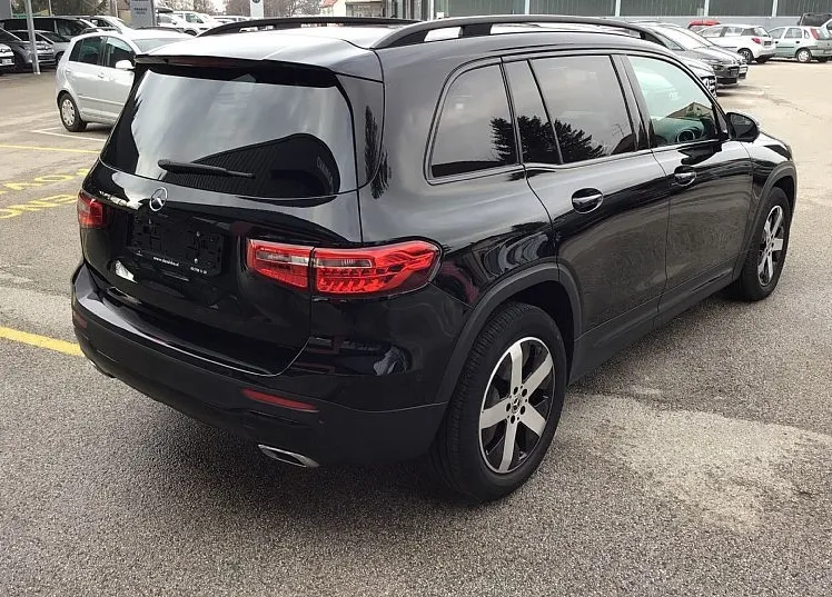 Zunanja slika - Mercedes-Benz GLB-Razred - GLB 180 d URBAN PAKET-NOČNI PAKET-KAMERA-NAVI - 4