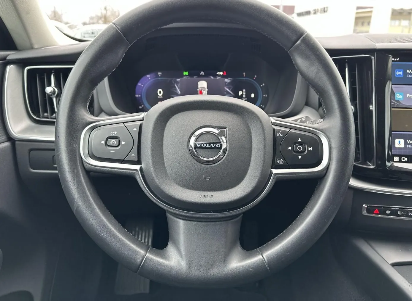 Zunanja slika - Volvo XC60 - B4D Core Avt. LED-KAMERA-KEYLESS - 17