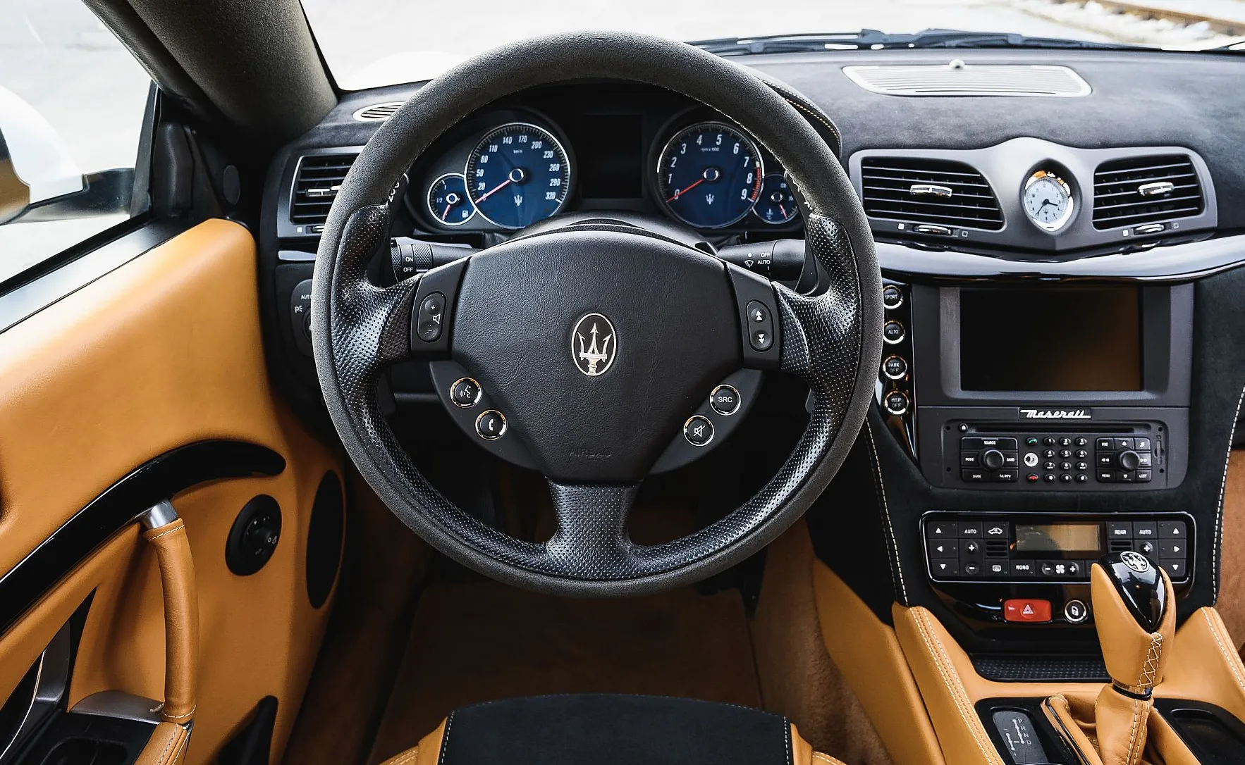 Zunanja slika - Maserati GranTurismo - 4.2 MC Sport Line V8 NEPOZABNO DOŽIVETJE - 12