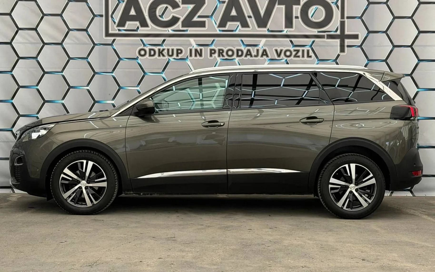 Notranja slika - Peugeot 5008 - 1.2 i•GT LINE•FUL LED•VIRTUAL•ACC•MRTVI KOTI•PDC• - 7