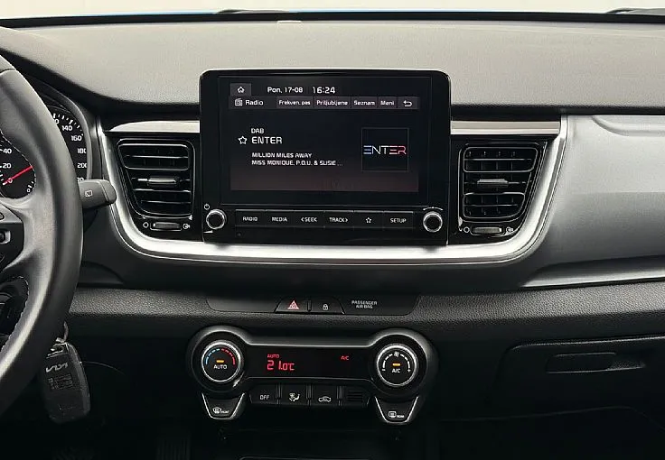 Zunanja slika - KIA Stonic - 1.2 DPI LX SLO-1.LASTNIK SAMO 29.000KM - 11