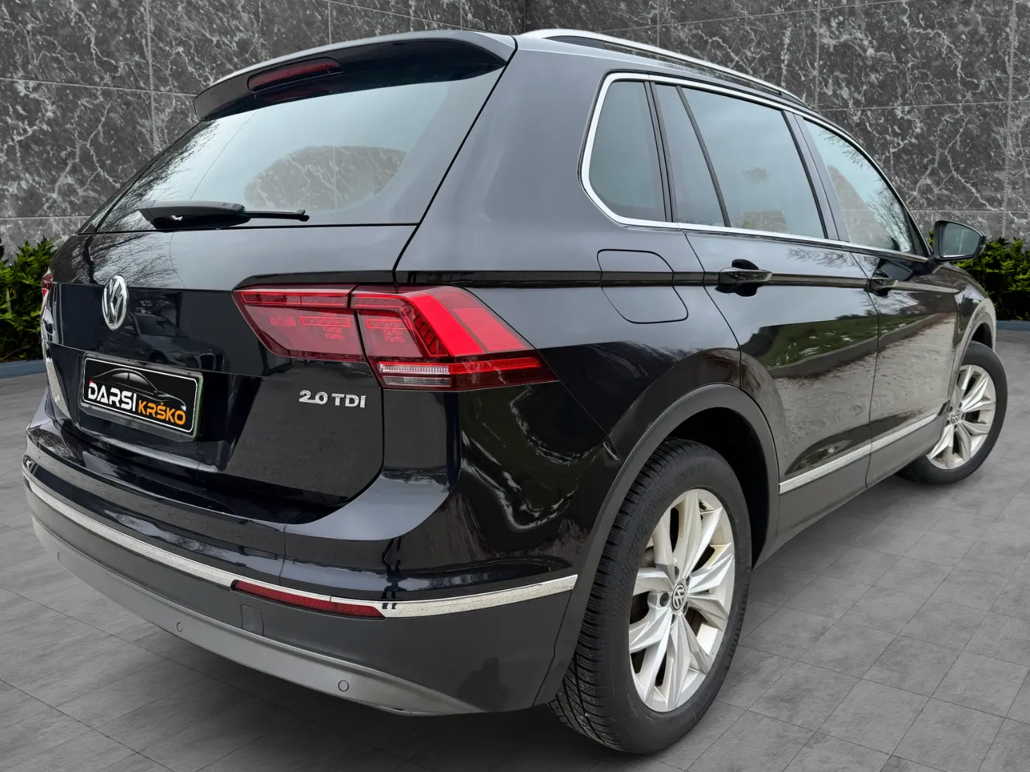 Zunanja slika - VW Tiguan - 2.0 TDI Highline SLO 110PS DSG FULL LED ACC ALU18 - 14