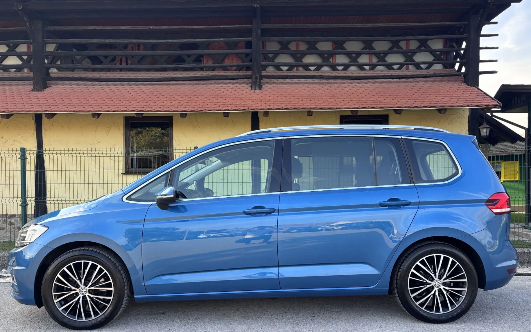 Zunanja slika - Volkswagen Touran - 2.0 TDI HIGHLINE - 7