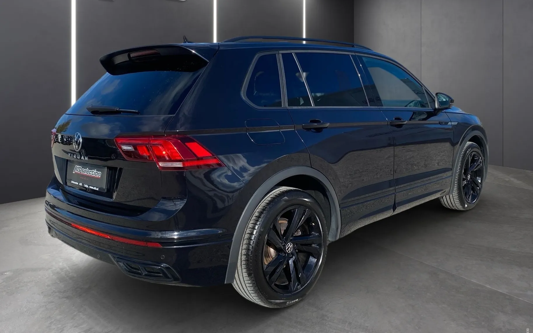 Zunanja slika - Volkswagen Tiguan - 2.0 TDI DSG R-Line-Black Style-Matrix-Vl.kljuka - 3