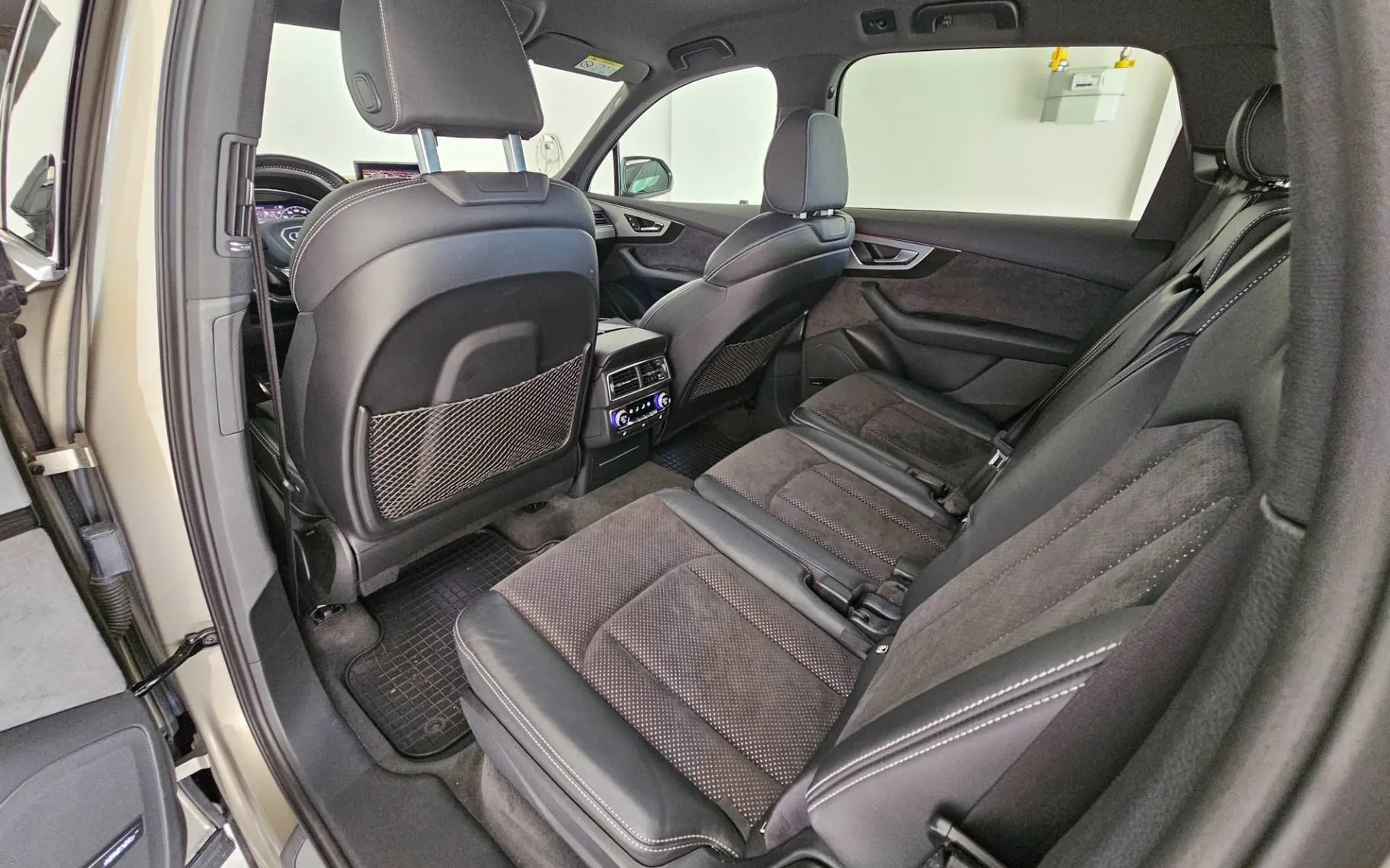 Notranja slika - Audi Q7 - quattro 3.0 TDI S-LINE |VIRTUAL|360KAM|BOSE|ZRAK| - 10