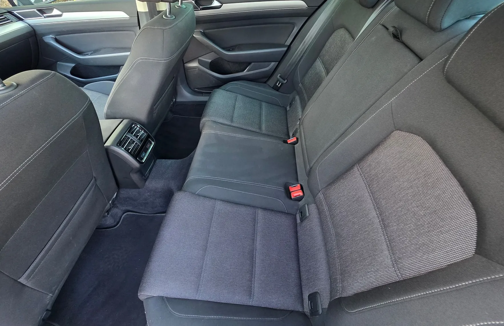 Zunanja slika - Volkswagen Passat - 2.0 TDI BMT HIGHLINE DSG LED-NAVI-KAMERA-GRETJE SŽ - 14
