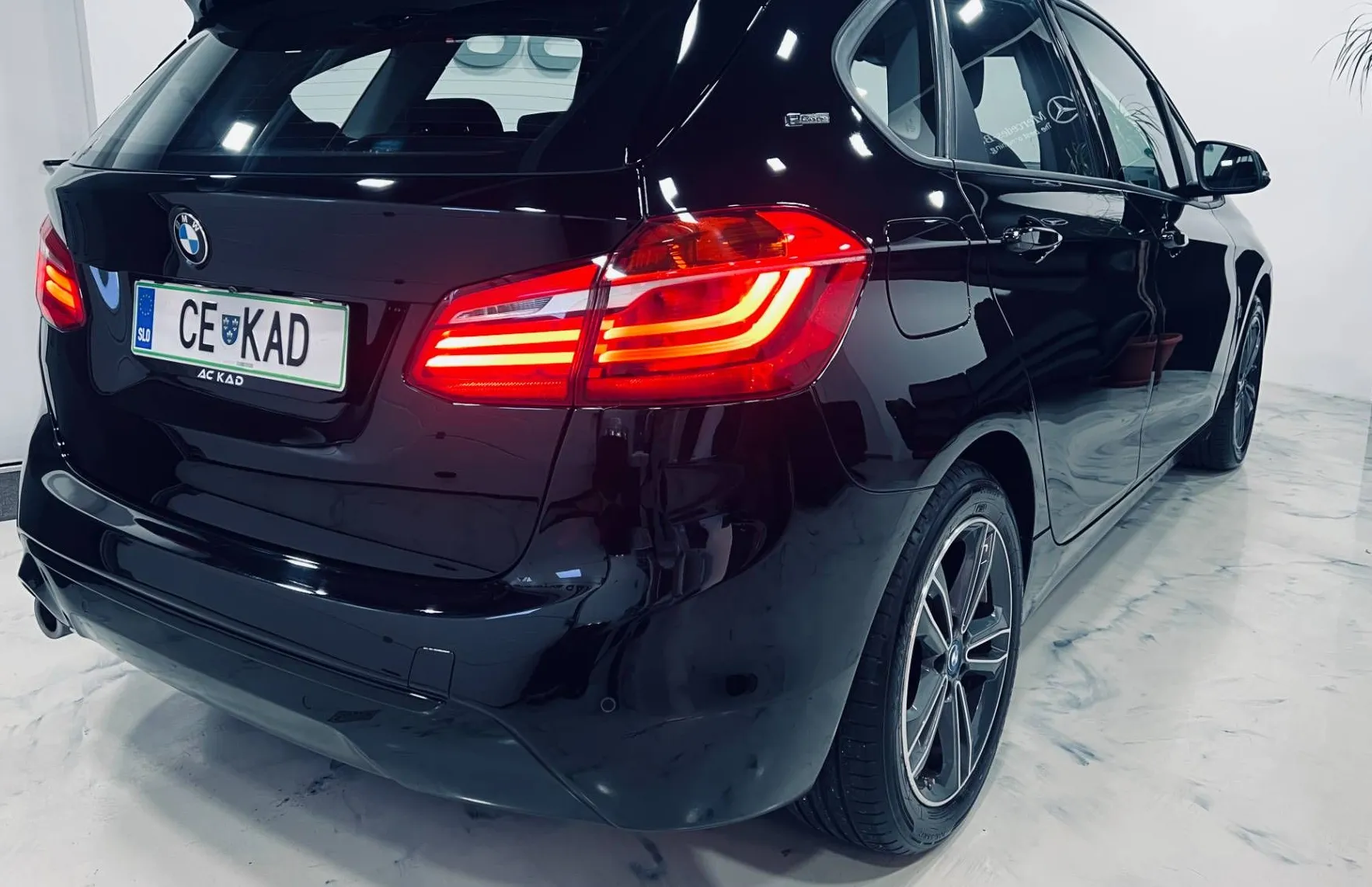 Zunanja slika - BMW Serija 2 - Active Tourer: 225xe iPerformance  AT ... - 4