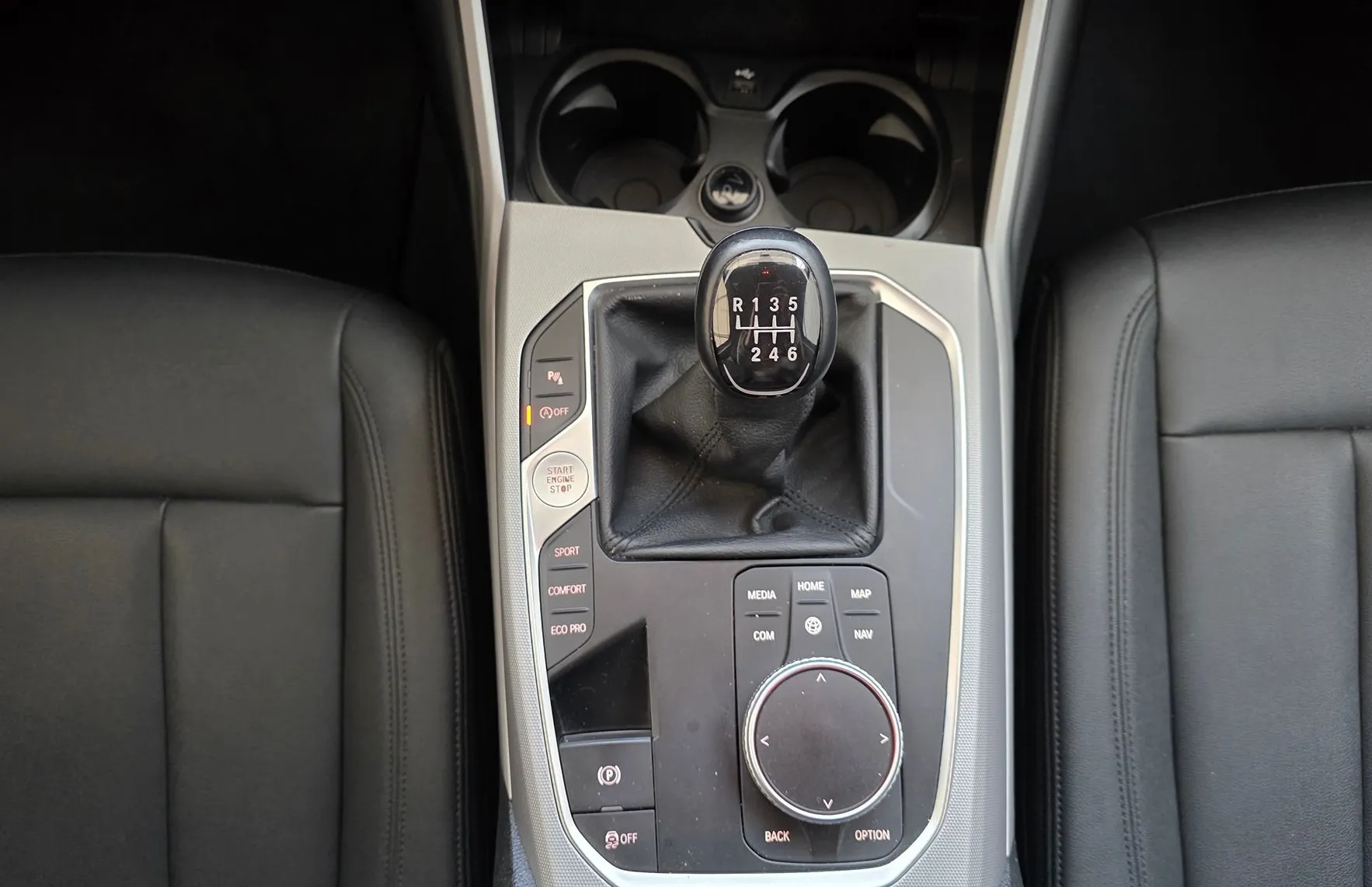 Zunanja slika - BMW Serija 3 - : 318d - LINE ASSIST - USNJE - FUL LED - TEMPOM4T - 13