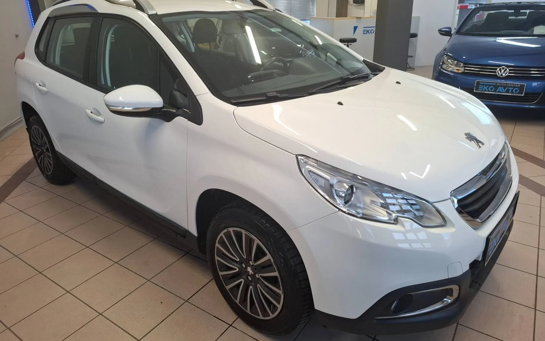 Notranja slika - Peugeot 2008 - 1.6 BlueHDi LED-NAVI-PDC-KREDIT BREZ POLOGA... - 9