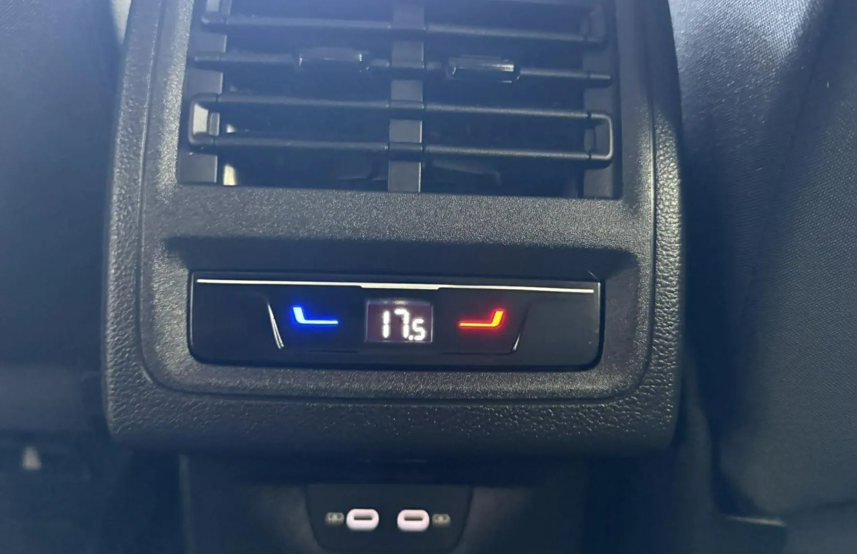 Zunanja slika - Volkswagen Golf - 1.5 TSI 96KW.NEMŠKI.KAMERA.LED.NAVI.GRE.SEDEŽEV - 17