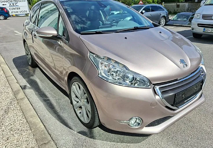Zunanja slika - Peugeot 208 - 1.6 e-HDi Allure - 6