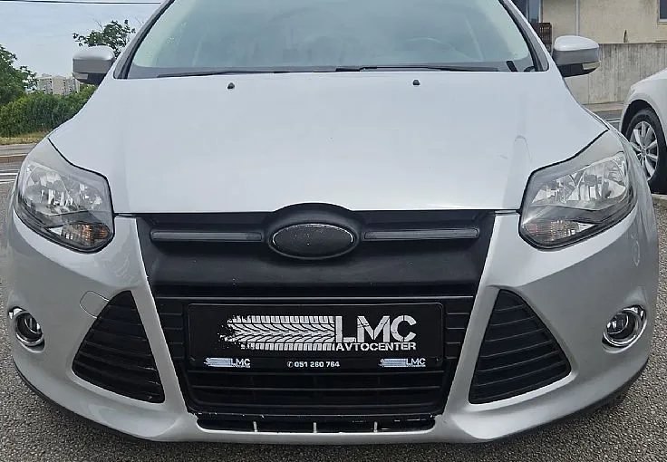 Zunanja slika - Ford Focus - 1.0 125ks °OPRAVLJEN VELIK SERVIS° °6-PRESTAV° - 2