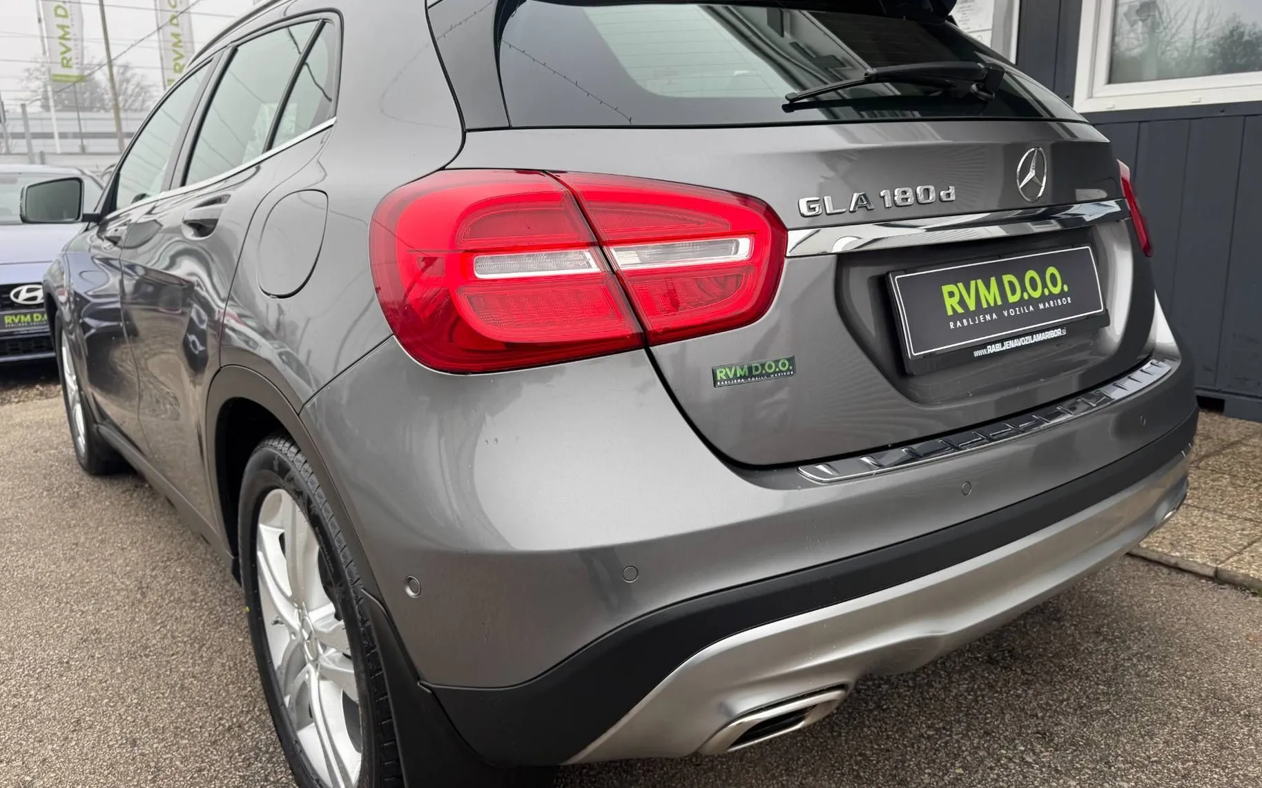Zunanja slika - Mercedes-Benz GLA-Razred - STYLE°1.LAST°SLO°LED°DIG.KLIMA°PARK.SEN°96.000 KM - 3