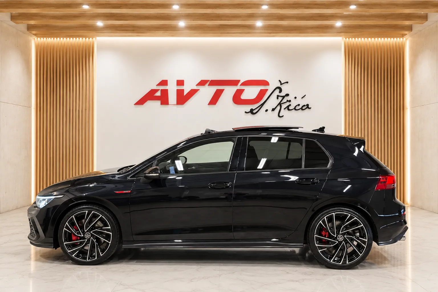 Zunanja slika - Volkswagen Golf - 2.0 TSI-GTI-PANORAMA-VIRTUAL-DSG-ACC-IQ-KAMERA-NAV - 3
