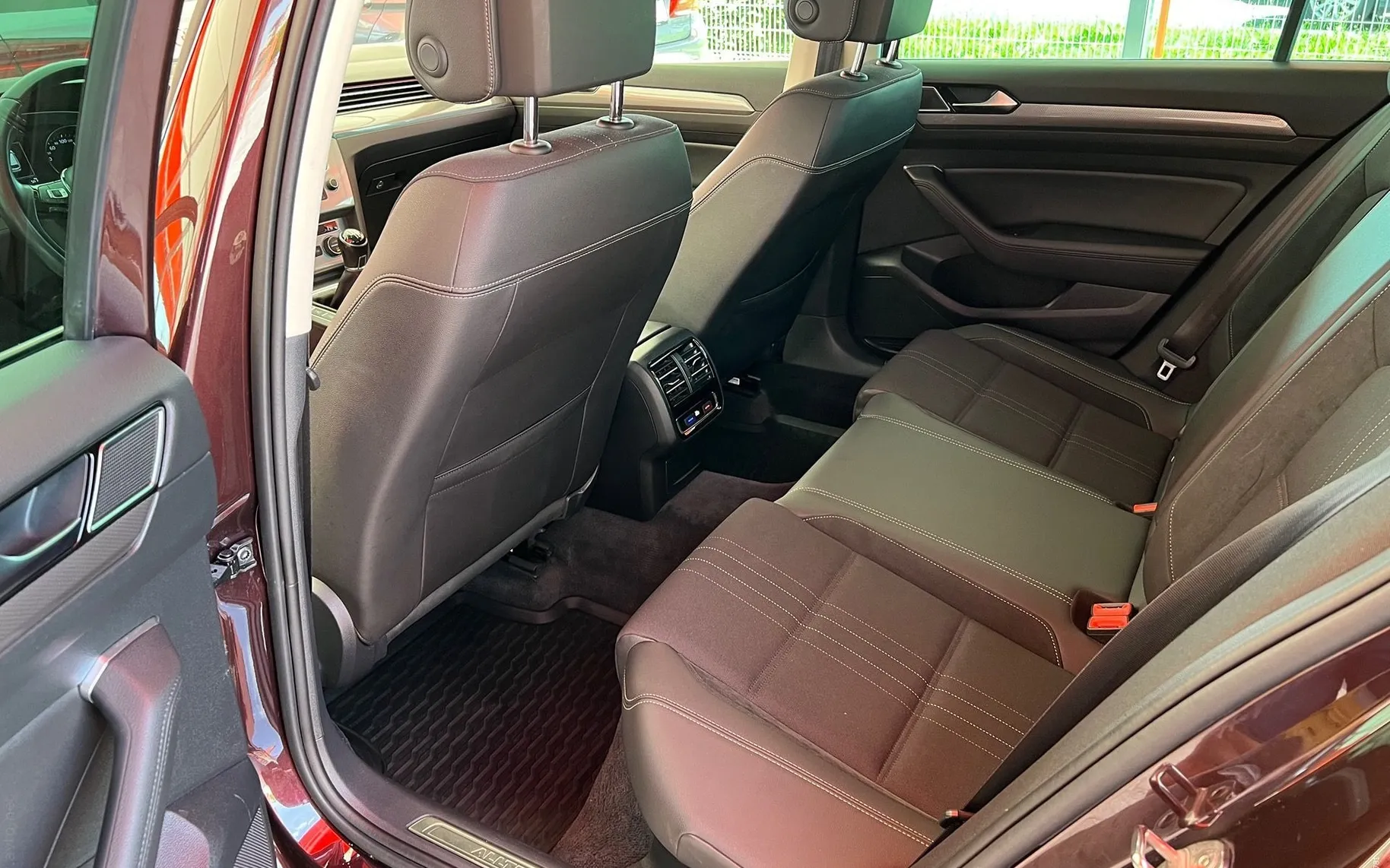 Notranja slika - Volkswagen Passat Alltrack - 2.0 TDI-4MOTION-ALLTRACK-BI-XENON-LED-SLO-NAVI-P - 11