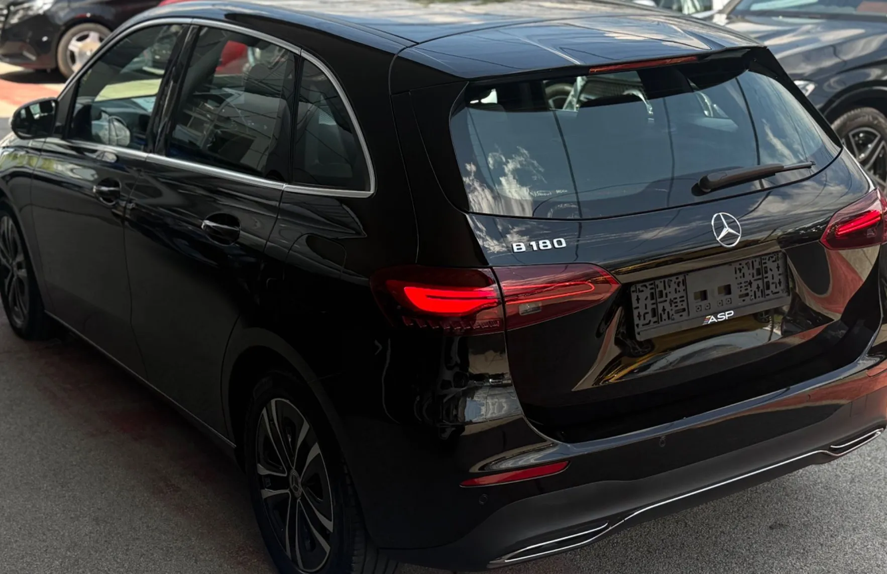 Zunanja slika - Mercedes-Benz B-Razred - B 180 Progressive 1Lastnik - 4